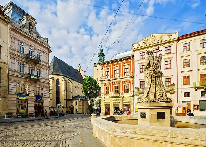 сучасні на площі ринок з панорамним видом на дахи львова 公寓